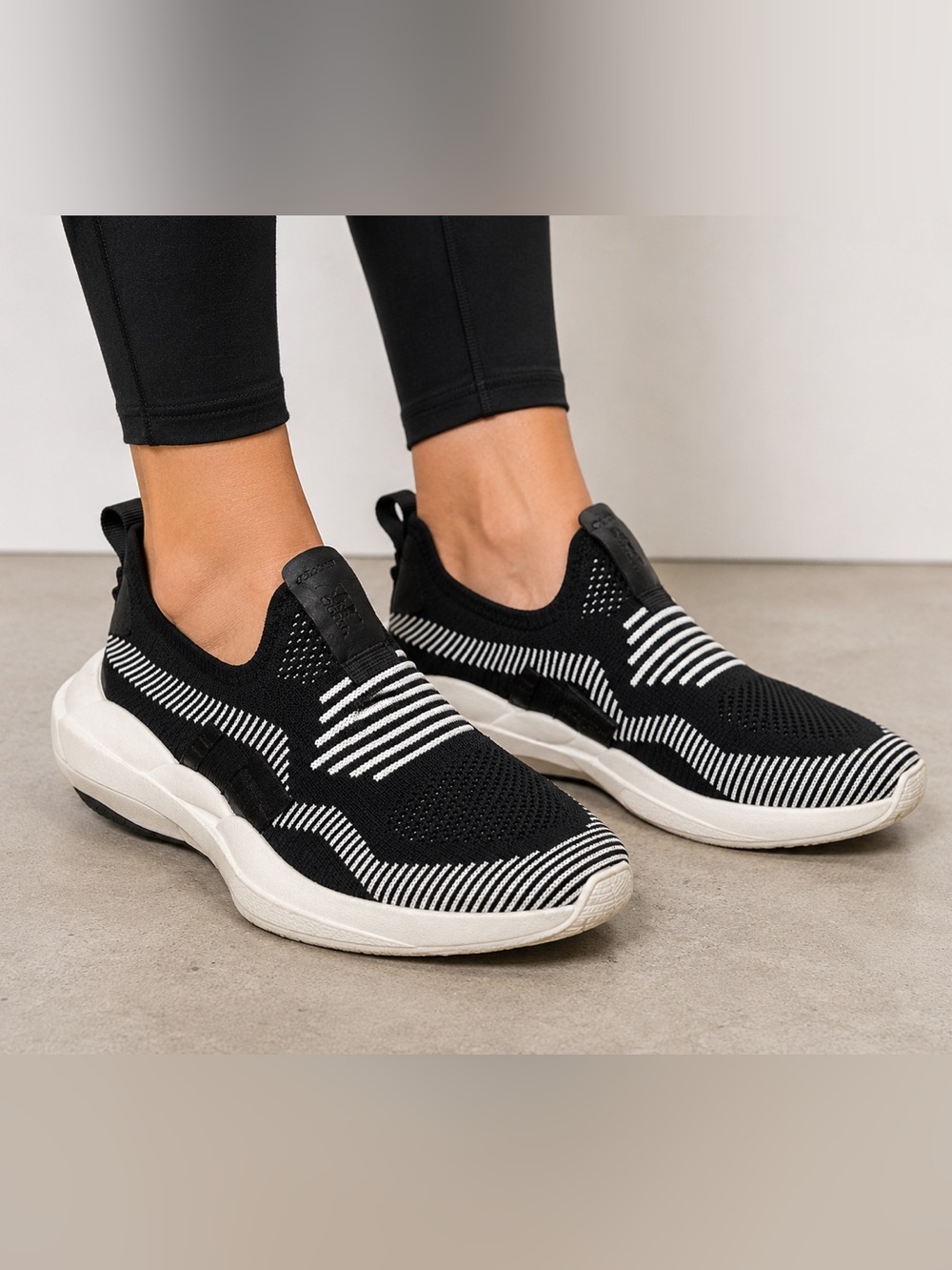 SOREL Explorer Defy Low Shoes Knit Sneakers Women’s 6 Black White Slip On READ
